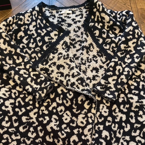 UGG Phoebe Leopard Print Wrap Cardigan Sweater Women's Size XL - Picture 3 of 3